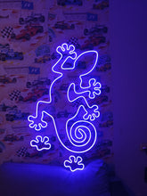 Load image into Gallery viewer, Salamander neon sign, lizard crawling on the wall neon sign, Reptile neon sign, Gecko neon sign, Iguana neon sign, Dragon neon sign
